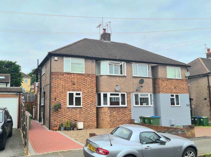 2 Bedroom Ground Maisonette To Rent In Castleton Avenue, Bexleyheath, DA7