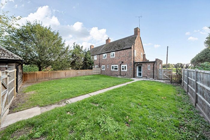 3 Bedroom Semi-Detached House To Rent In Hollybush Cottage, Old Common Road, Cobham, KT11
