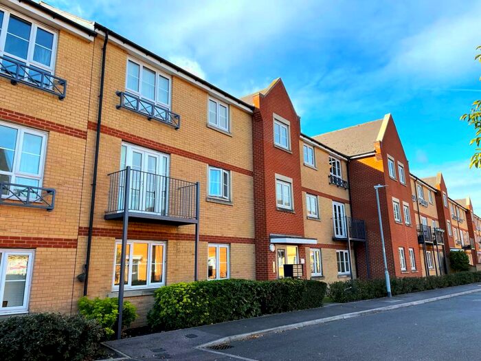 1 Bedroom Flat To Rent In Bridge Road, Wickford, Essex, SS11