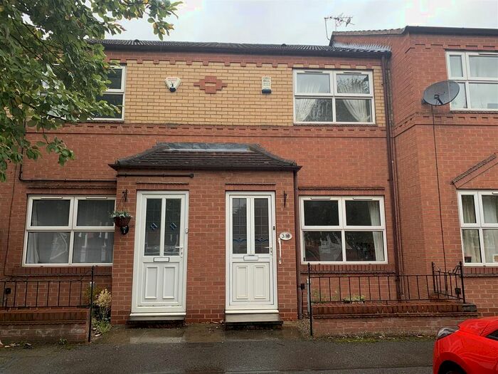 2 Bedroom Property To Rent In Bowling Green Croft, York, YO31