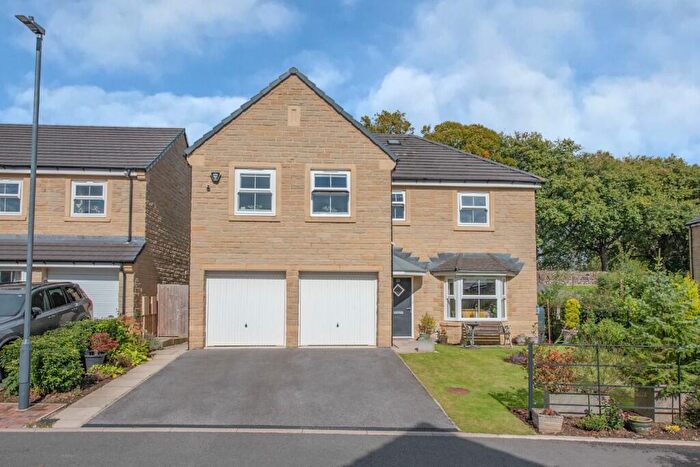 5 Bedroom Detached House For Sale In Clark House Way, Skipton, BD23