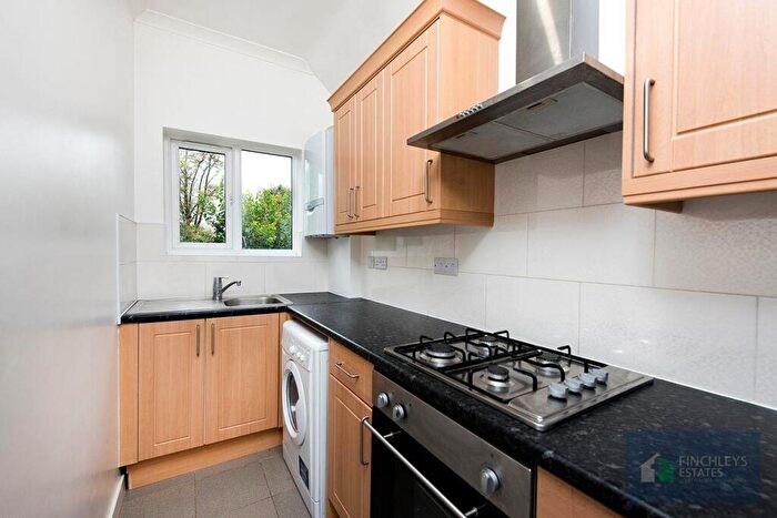 2 Bedroom Flat To Rent In Ballards Lane, Finchley, N3