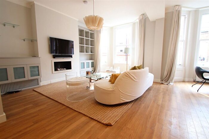 2 Bedroom Flat To Rent In York Street, London, W1H