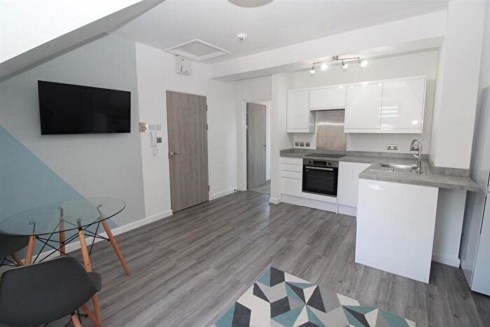 1 Bedroom Flat To Rent In Princes Street, Penylan, Cardiff, CF24