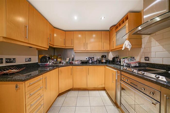 1 Bedroom Apartment To Rent In Millharbour, Canary Wharf, E14