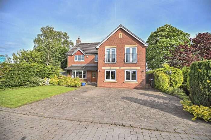 5 Bedroom Property For Sale In St Marys Court, Lowton, WA3