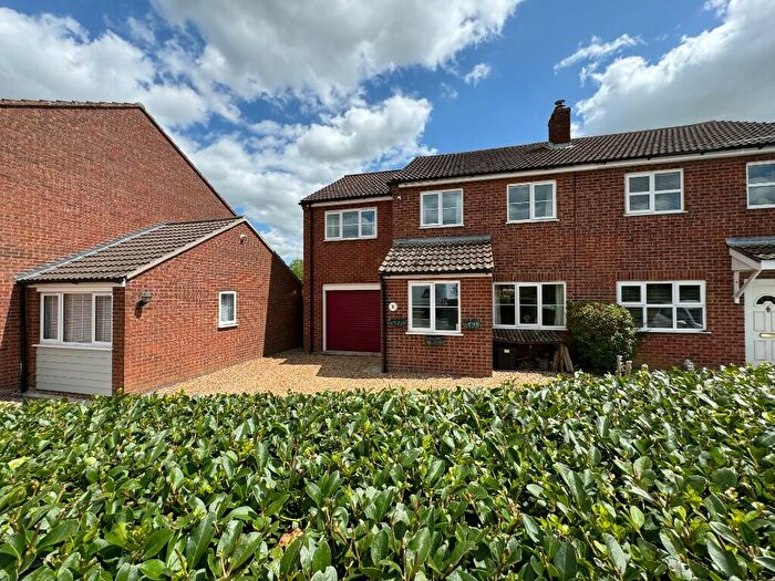 4 Bedroom Semi-Detached House For Sale In Maltings Way, East Harling, NR16