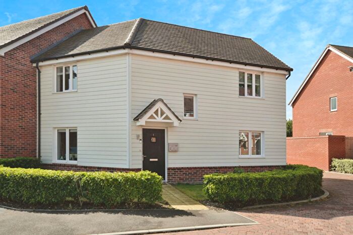 3 Bedroom Semi-Detached House For Sale In Potten Close, Sellindge, Ashford, Kent, TN25