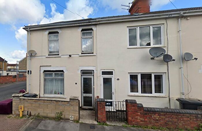 2 Bedroom End Of Terrace House To Rent In Birch Street, Swindon, SN1