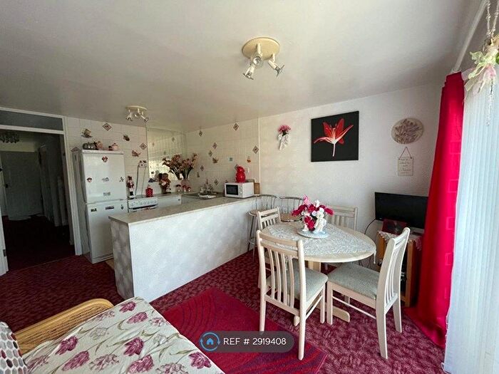 3 Bedroom Terraced House To Rent In Heaton Walk, Newcastle Upon Tyne, NE6