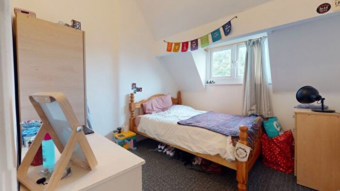 2 Bedroom Flat To Rent In Springbank House, Headingley Lane, Headingley, Leeds, LS6