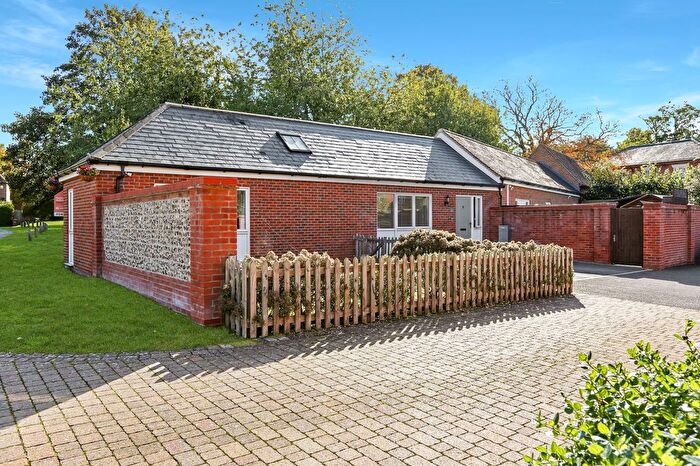 2 Bedroom Detached Bungalow For Sale In Ringbourne Copse, Barton Stacey, SO21