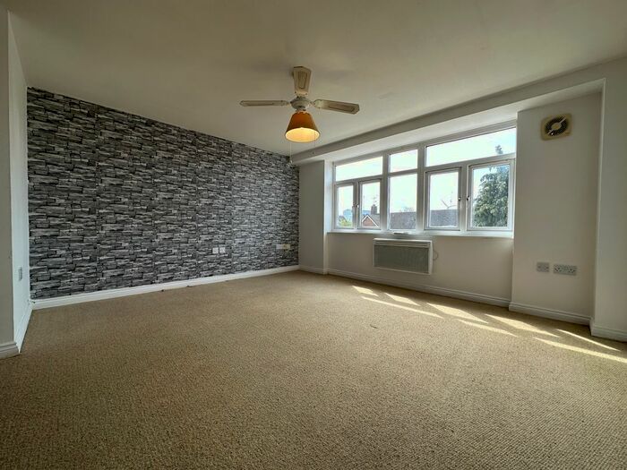 1 Bedroom Flat To Rent In Riverside Heights, Dock Road, Tilbury, RM18