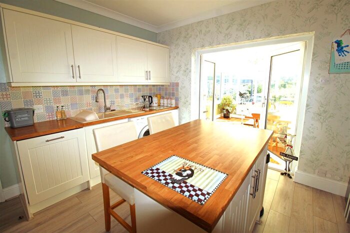3 Bedroom Detached House For Sale In Baldwin Road, Minster On Sea, Sheerness, ME12