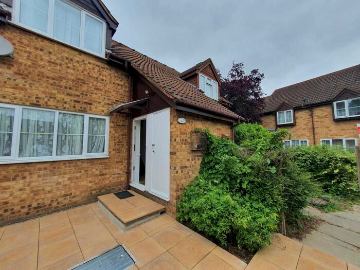 1 Bedroom Terraced House To Rent In Tintern Path, Ruthin Close, London, NW9