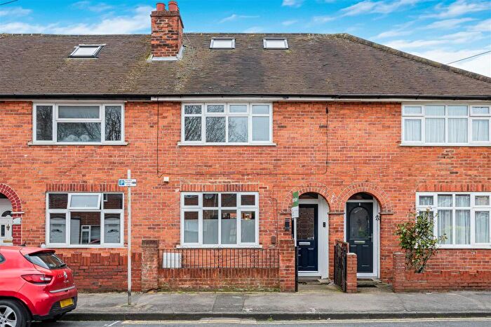 4 Bedroom Terraced House For Sale In Randolph Road, Reading, RG1