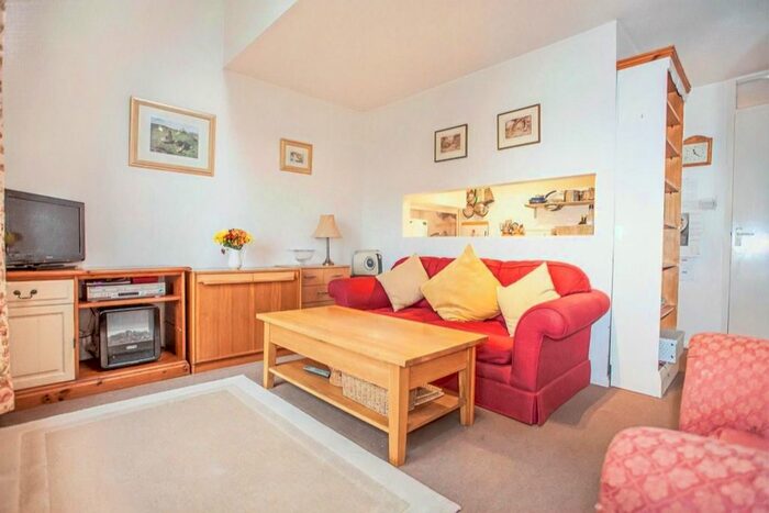 2 Bedroom Flat To Rent In De Havilland Way, Abbots Langley, Hertfordshire, WD5