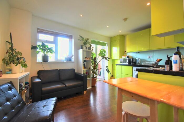 1 Bedroom Flat To Rent In Takoma House, Coleridge Road, London, N8