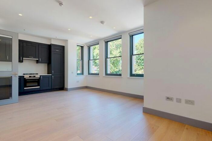 2 Bedroom Flat To Rent In Very Near Carlton Road Area, Ealing Broadway West, W5