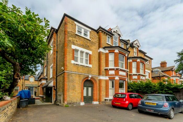 2 Bedroom Maisonette To Rent In Earlsfield Road, Earlsfield, London, SW18