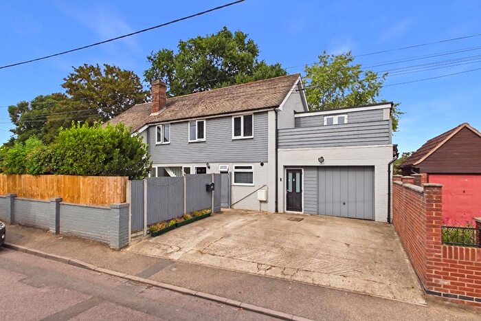 5 Bedroom Detached House For Sale In Broom Street, Great Cornard, CO10
