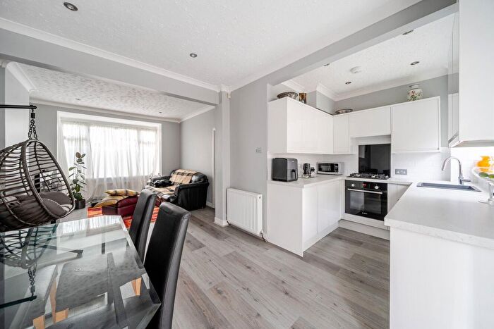 3 Bedroom Terraced House For Sale In Piquet Road, Penge, London, SE20