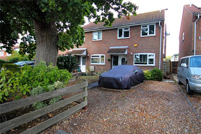 3 Bedroom End Of Terrace House For Sale In Highlands Road, Fareham, Hampshire, PO15