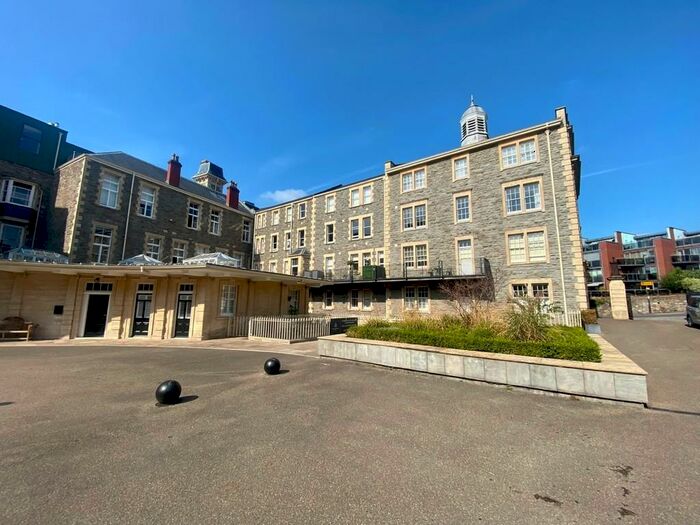 2 Bedroom Apartment To Rent In Harbourside, The General, BS1