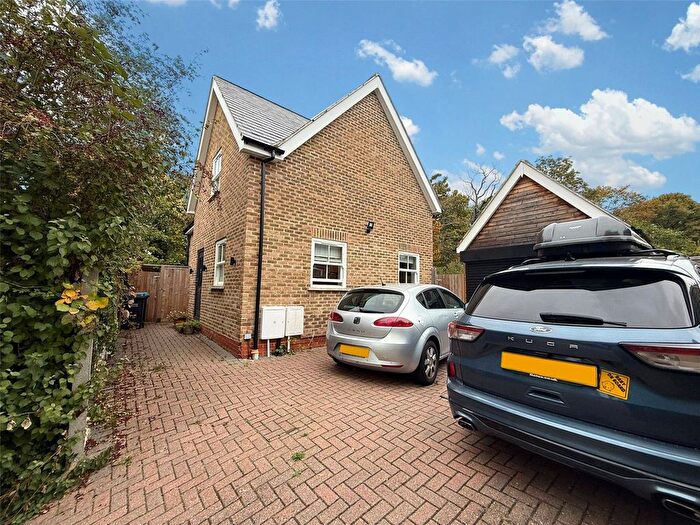 2 Bedroom Detached House To Rent In Stackfield, Harlow, Essex, CM20