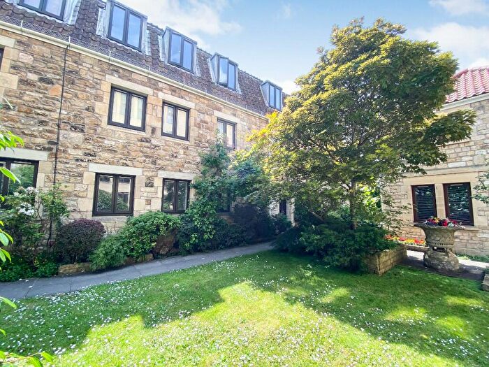 2 Bedroom Flat For Sale In Caxton Court, Bath City Centre, BA2