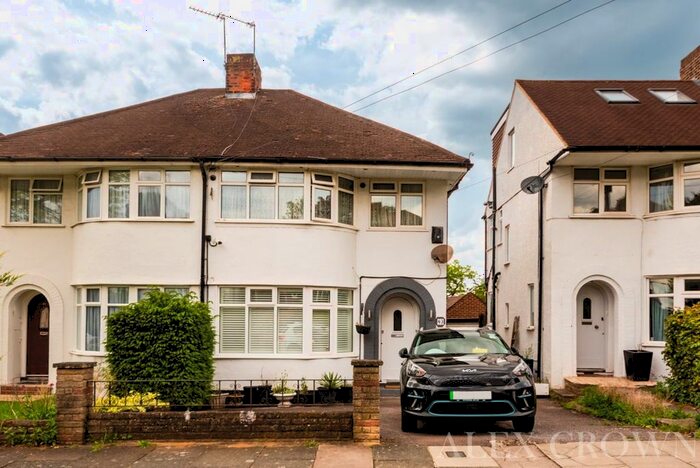 3 Bedroom Semi-Detached House To Rent In Ashfield Road, London, N14