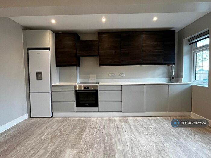 2 Bedroom Flat To Rent In Torcroft, London, NW4