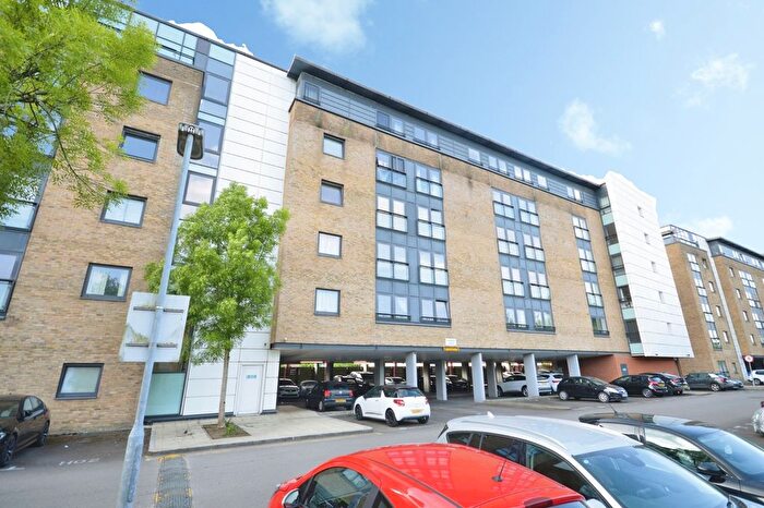 2 Bedroom Flat For Sale In Ferry Court, Cardiff, CF11