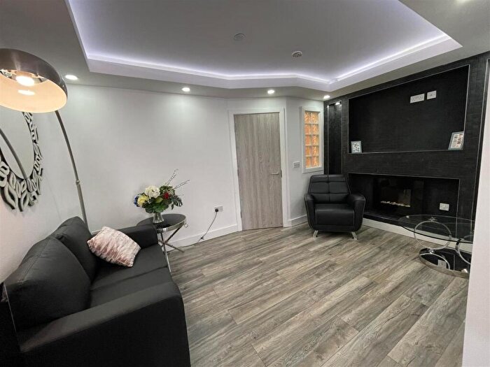 1 Bedroom Apartment To Rent In The Parade, Roath, Cardiff, CF24