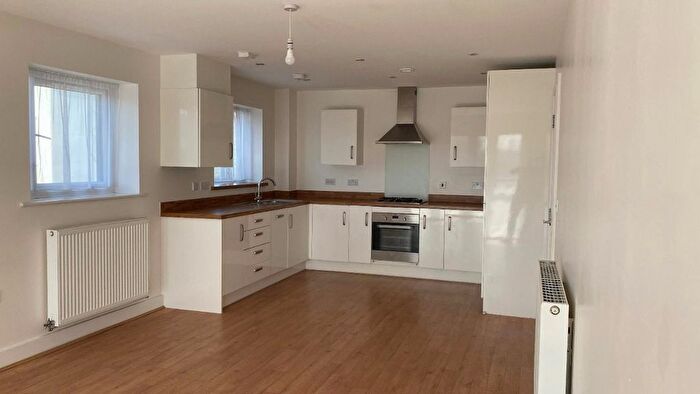 2 Bedroom Flat To Rent In James Avenue, Peterborough, PE1