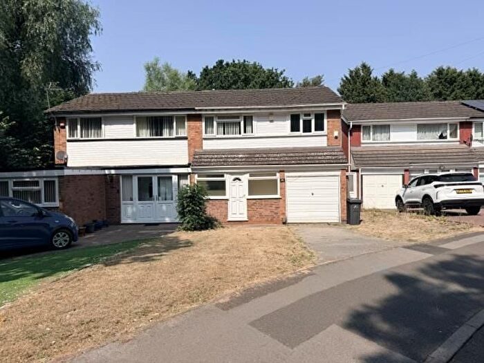 3 Bedroom Semi-Detached House For Sale In Greenway, Handsworth Wood, B20