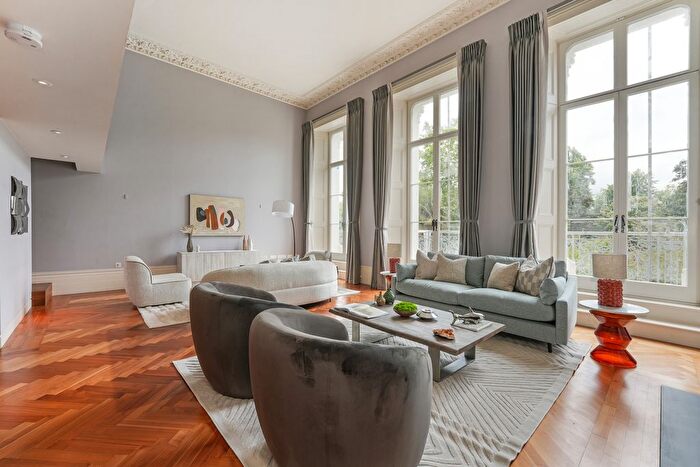 3 Bedroom Flat To Rent In Lancaster Gate, London, W2