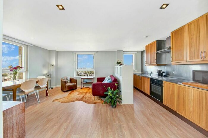 1 Bedroom Flat To Rent In Deancross Street, London, E1