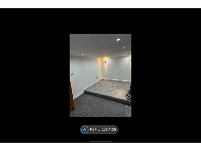 1 Bedroom Terraced House To Rent In Manchester Road, Huddersfield, HD4