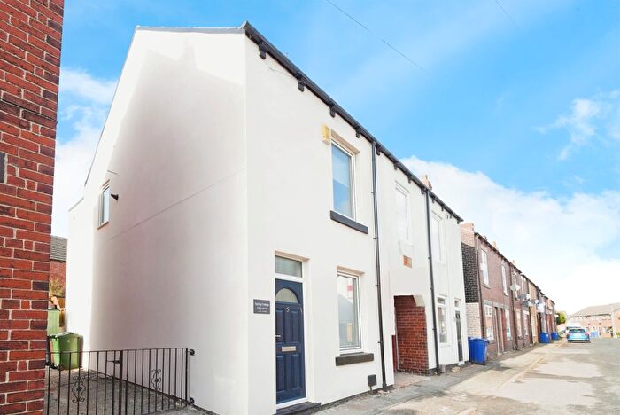 3 Bedroom Semi Detached House For Sale In Filey Avenue, Royston, Barnsley, S71
