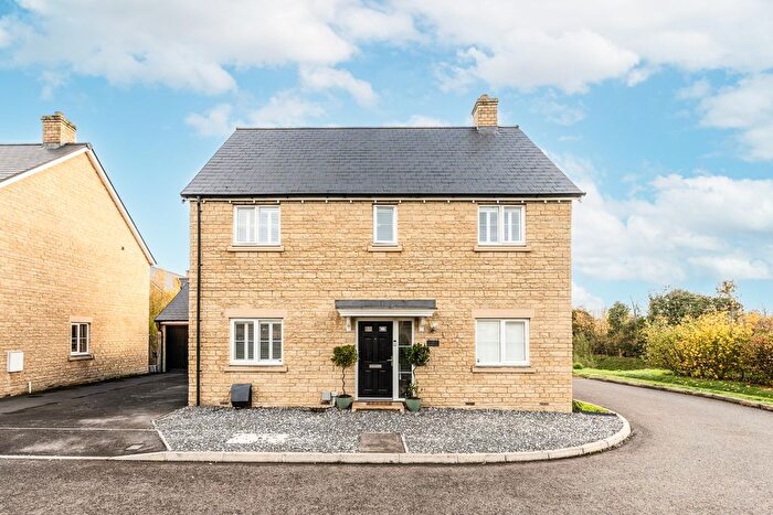 4 Bedroom Detached House For Sale In Sungold Place, Carterton, Oxfordshire, OX18