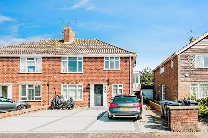 2 Bedroom Flat For Sale In Chesham Close, Goring-By-Sea, Worthing, BN12