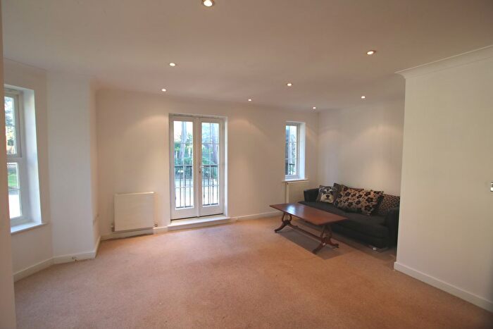 2 Bedroom Flat To Rent In Brookshill, Harrow Weald, Harrow, HA3
