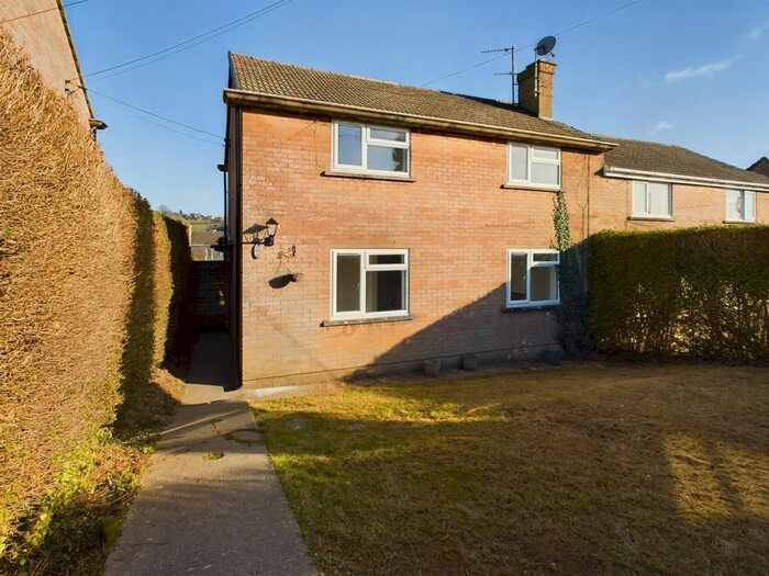 3 Bedroom Semi-Detached House To Rent In Cotswold Road, Stroud, Gloucestershire, GL5