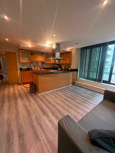 2 Bedroom Apartment To Rent In Millharbour, South Quays, Canary Wharf, London, E14