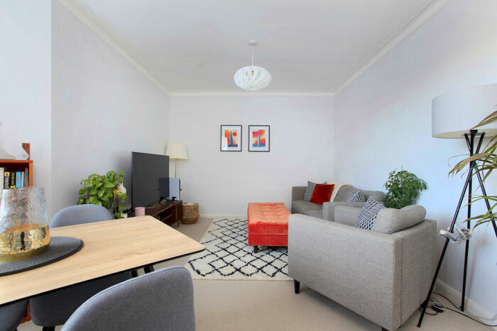 2 Bedroom Flat To Rent In Hightrees House, Nightingale Lane, London, SW12