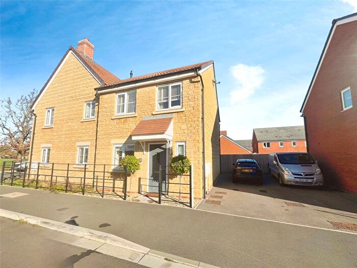 3 Bedroom Detached House For Sale In Magdalene Close, South Marston, Swindon, SN3