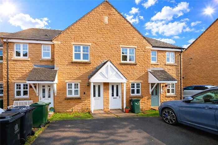 2 Bedroom Flat For Sale In Oberon Way, Cottingley, Bingley, West Yorkshire, BD16