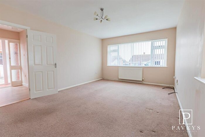 2 Bedroom Detached Bungalow For Sale In Dugmore Avenue, Kirby-Le-Soken, Frinton-On-Sea, CO13