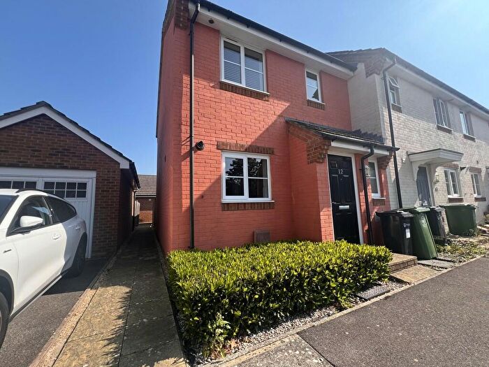 2 Bedroom End Of Terrace House To Rent In Cotton Road, Milton, PO3